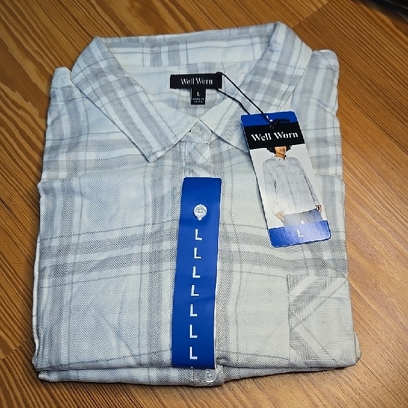 Well Worn Light Gray Checkered Women's Flannel - Picture 1 of 3